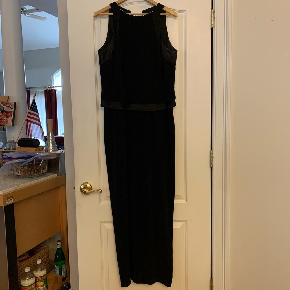 Elegant Classic Black Gown Jones New York 2001